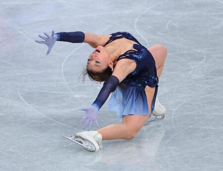 　演技する坂本花織