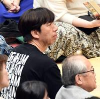 大相撲五月場所の観戦に訪れたねづっち