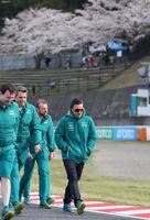 　コースの下見をするアストンマーティン・メルセデスのフェルナンド・アロンソ（撮影・神子素慎一）