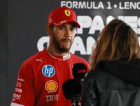 　インタビューに応じるフェラーリのルイス・ハミルトン（撮影・神子素慎一）