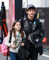 　サーキット入りするメルセデスのキミ・アントネッリ（１２）＝撮影・神子素慎一