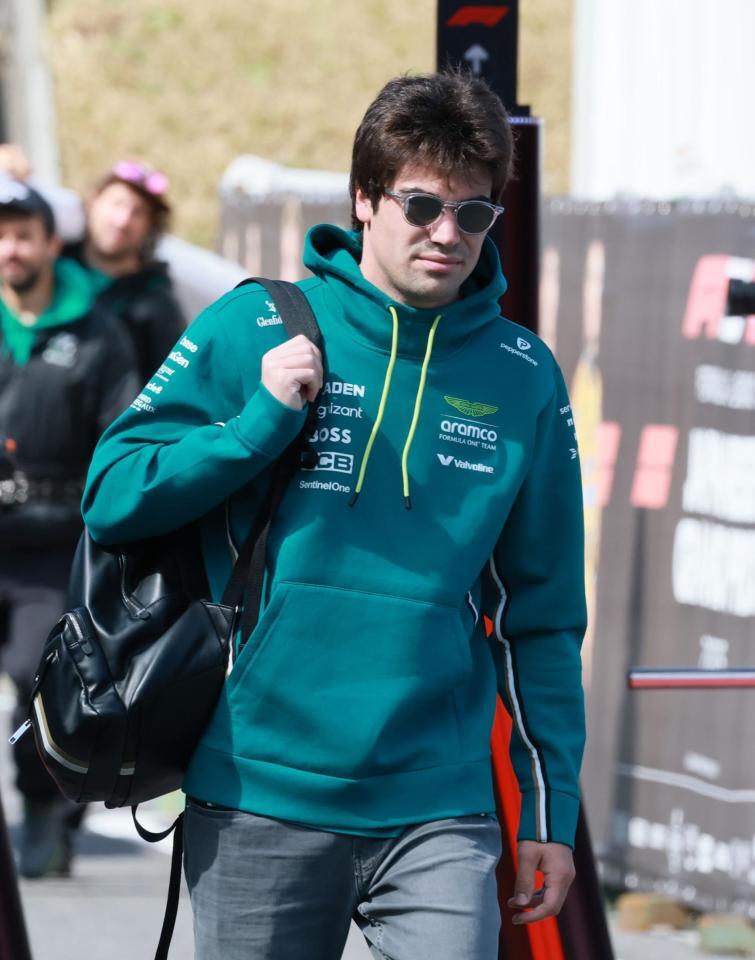 　サーキット入りするアストンマーティン・メルセデスのランス・ストロール（撮影・神子素慎一）