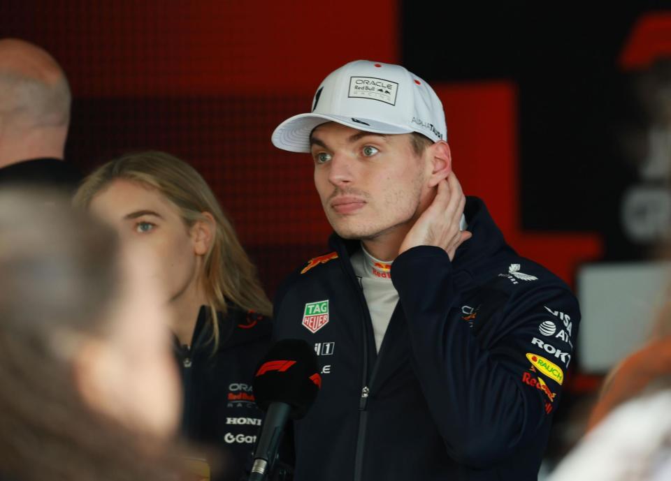 　インタビューに応じるレッドブル・ホンダのマックス・フェルスタッペン（撮影・神子素慎一）