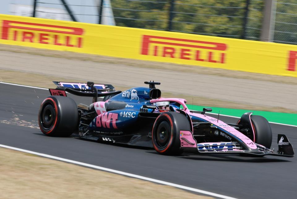 力走するアルピーヌのピエール・ガスリー（撮影・神子素慎一）