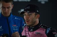 　インタビューに応じるアルピーヌのピエール・ガスリー（撮影・神子素慎一）