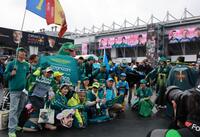 　グランプリを楽しむファン（撮影・神子素慎一）