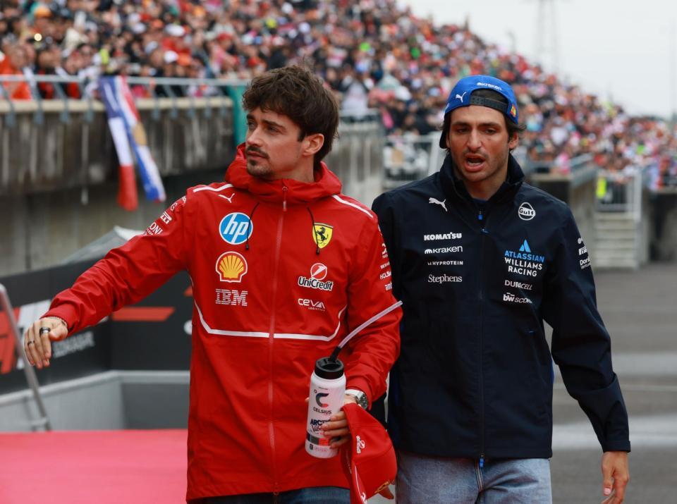 　フェラーリのシャルル・ルクレール（左）とウイリアムズ・メルセデスのカルロス・サインツ（撮影・神子素慎一）