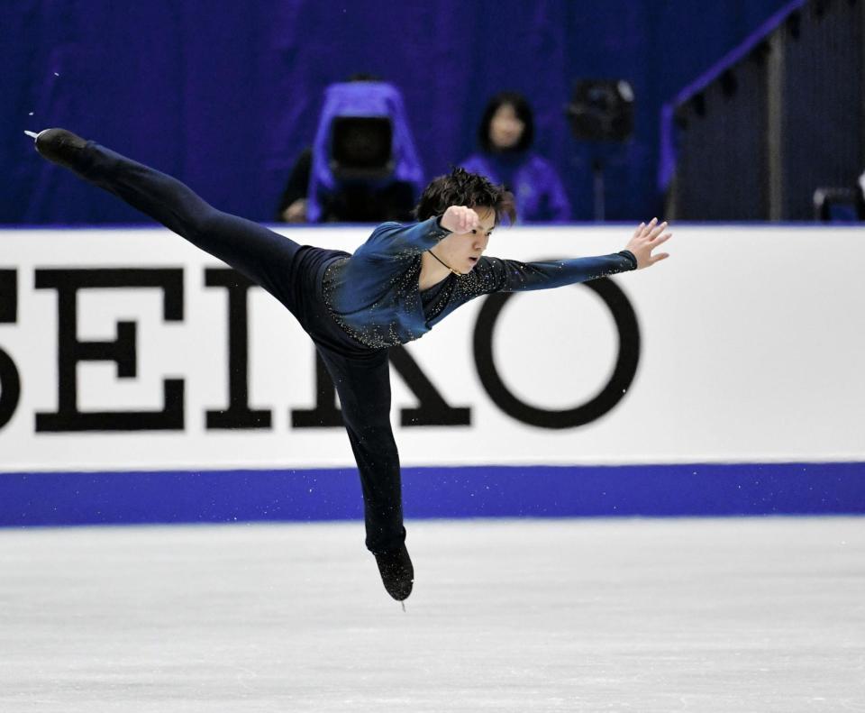 　ダイナミックな演技を見せる宇野昌磨（撮影・持木克友）