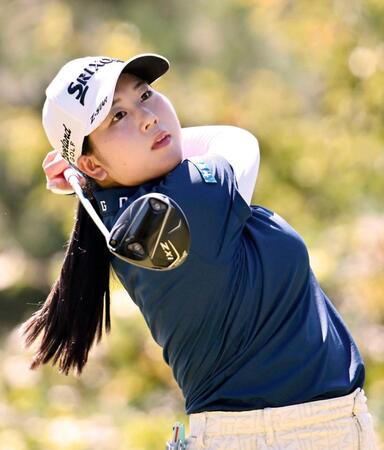 第１日、４アンダーで３位の藤本愛菜