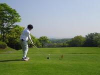 「短い」パー５の誘い文句が落とし穴となる。大畑さんもナイスショットがまさかのＯＢ