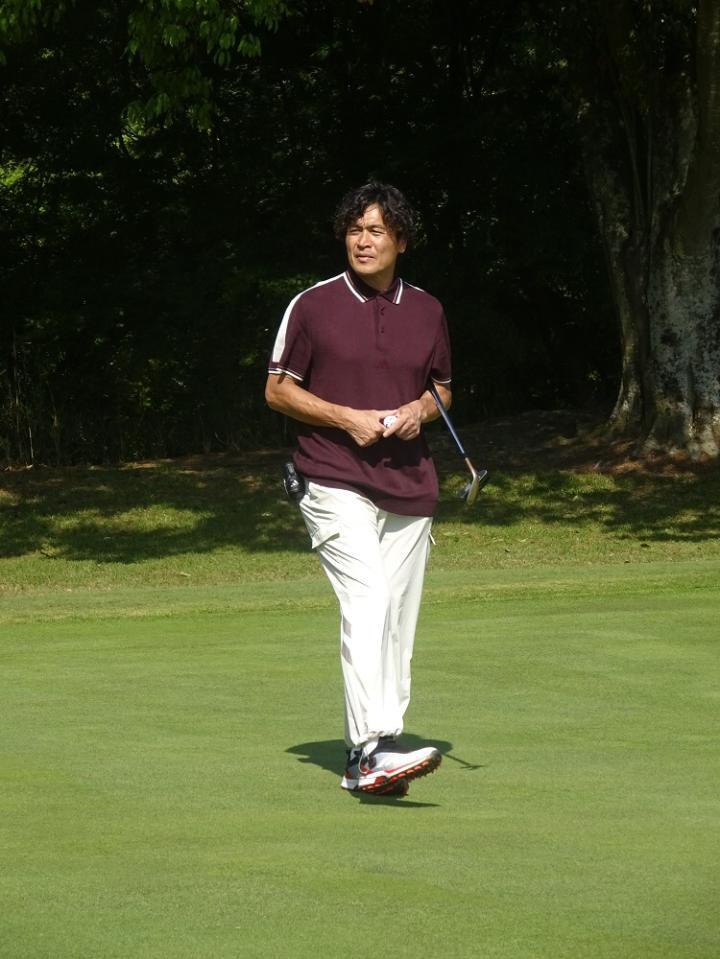 連続パーでフィニッシュし足取りも軽い（９番）