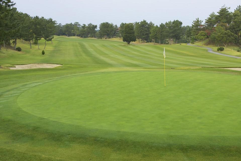 東コース　1番ホール　グリーン付近