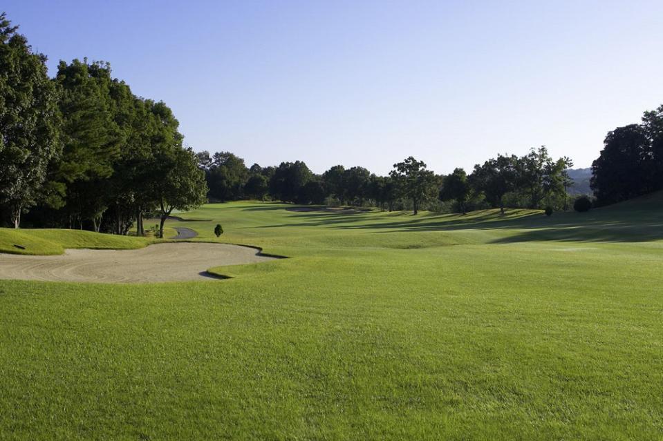 東コース　3番ホール　セカンド地点