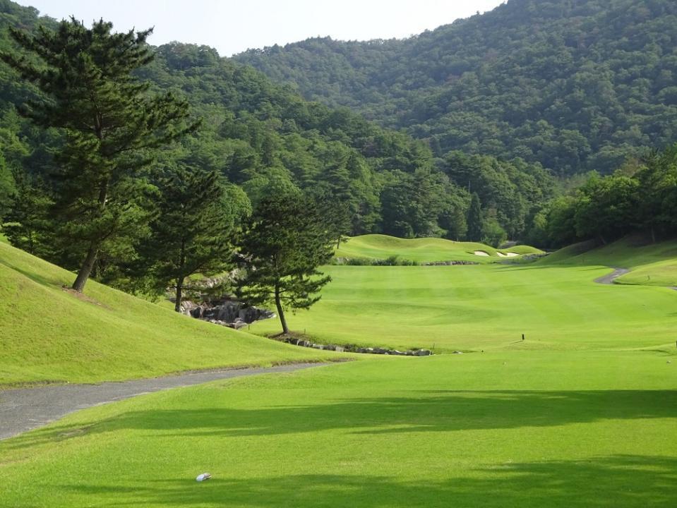 目を楽しませてくれる３番ティーからの眺め