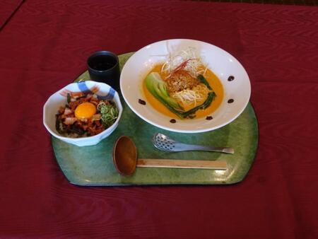 冷やし担々麺とチャーシュー丼