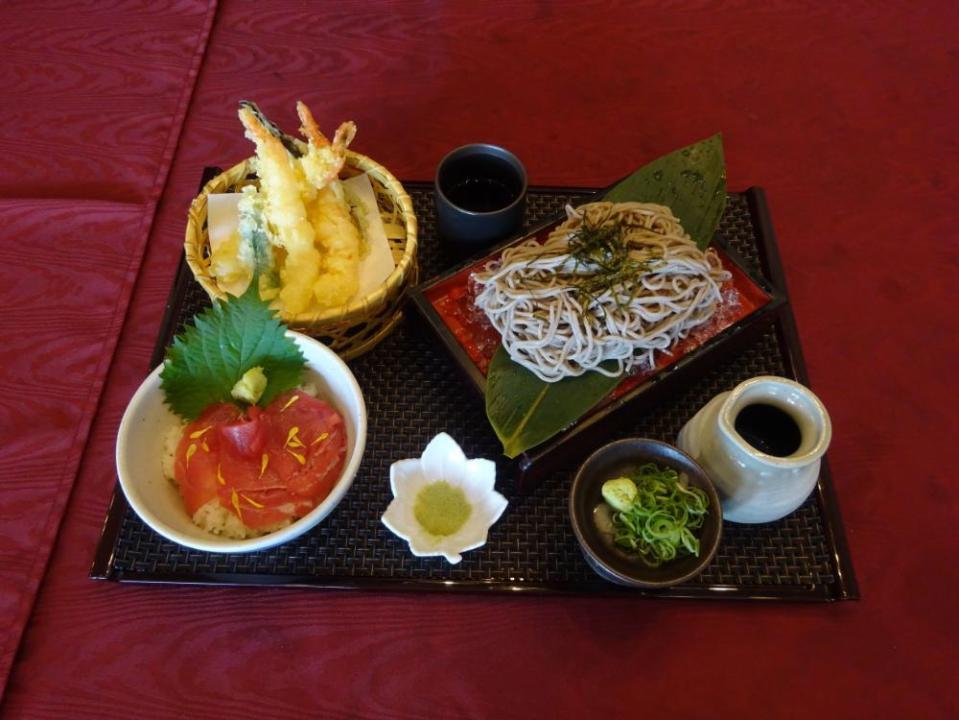 天ざる蕎麦とミニまぐろ丼