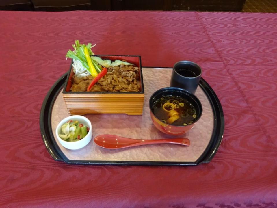 黒毛和牛の焼き肉重