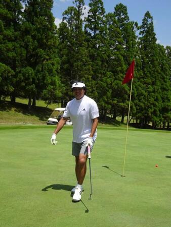 １６番、見事にパーをゲットし笑顔の大畑さん