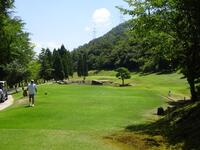 １２番のパー３は池のプレッシャーが半端ない