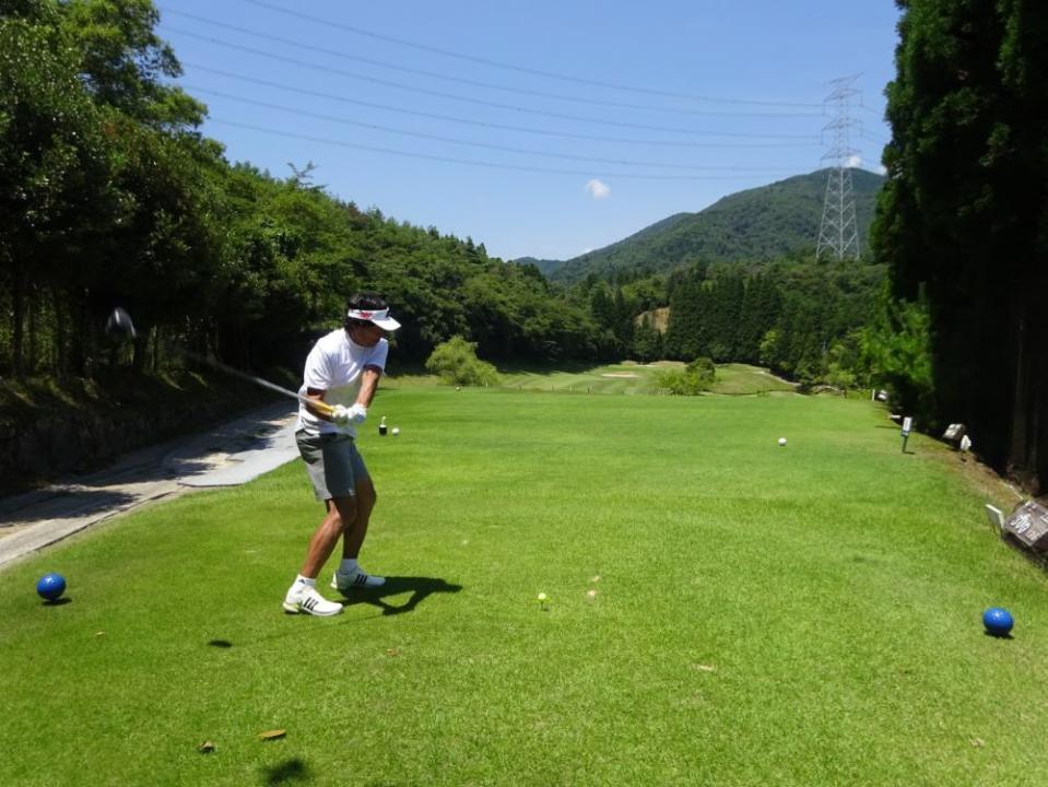 ここは３００ヤード。果敢に１オンチャレンジだ