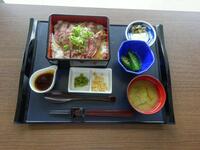 「国産牛ステーキ重」