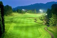 9番ティグラウンドから見渡す幻想的なローズゴルフクラブの眺め