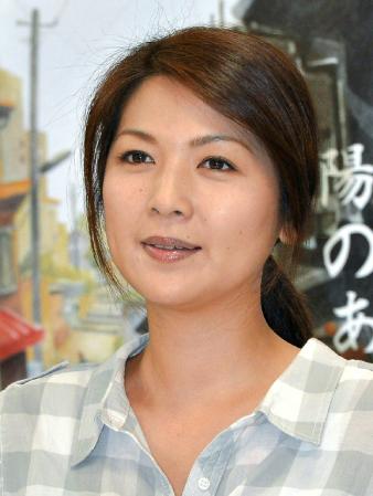 結婚を発表した女優の飯島直子