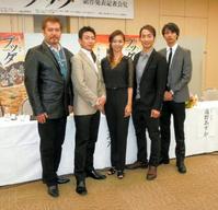 ミュージカル「ブッダ」に出演する(左から)今井清隆、戎本みろ、遠野あすか、三重野葵、石井一彰=東京・千代田区の大手町サンケイプラザ