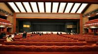 一階の客席からも多舞台=歌舞伎座(撮影・持木克友)