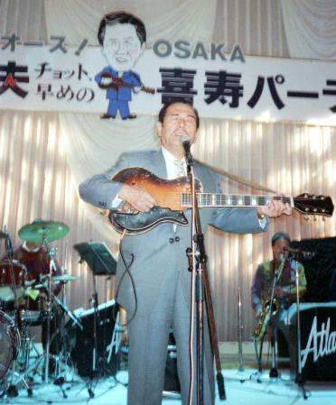 亡くなった歌手の田端義夫さん＝９５年当時