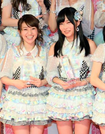 ブログで指原莉乃（右）の選抜総選挙１位を祝福した大島優子