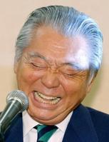 記者会見で質問に大笑いするみのもんたさん=26日午後、東京都内のホテル