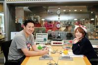 生放送のラジオ番組で共演した高橋みなみと楽天・田中将大=東京・ニッポン放送