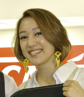 テレビで結婚を生報告したSHELLY