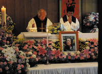 鈴木則文さんの祭壇=東京・カトリック吉祥寺教会