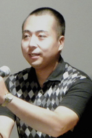 「真相激白トークライブ」を行った山本景府議=大阪市内