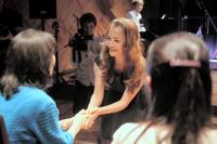 ペア1組限定のスペシャルライブを行った華原朋美