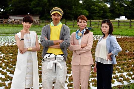 　「磁石男２０１５」の（左から）りょう、向井理、相武紗季、松岡茉優