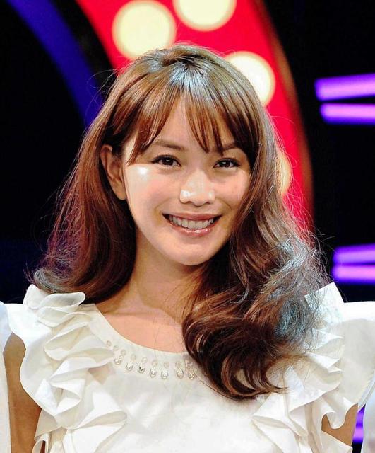 第1子出産を報告した蛯原友里
