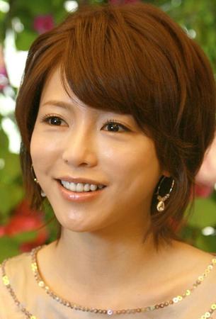 第１子妊娠を発表した女優の釈由美子