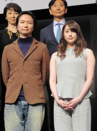 意気込みを語った長塚圭史（左）と早見あかり＝横浜市・ＫＡＡＴ神奈川芸術劇場