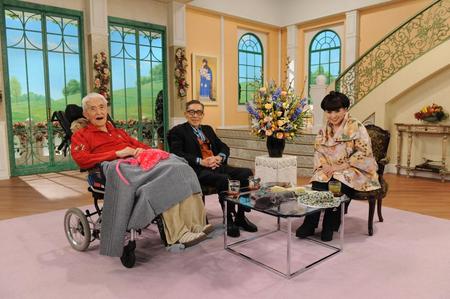 大橋巨泉さん最後のテレビ出演となった「徹子の部屋」。左は永六輔さん＝２月４日放送（Ｃ）テレビ朝日
