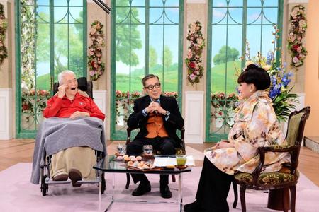 　最後のテレビ出演となったテレビ朝日２月４日放送の「徹子の部屋」で、永六輔さん（左）と共演した