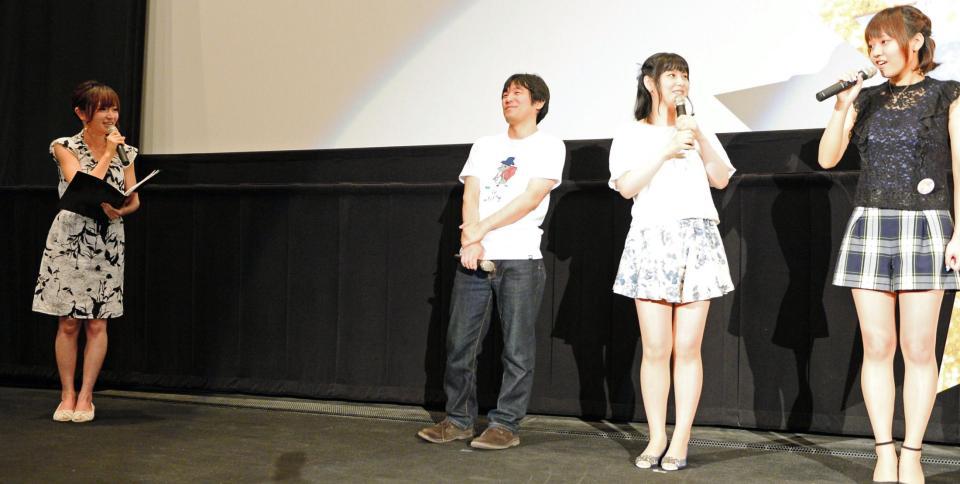 リアルアイカツをしていた紺野あさ美アナ（左）は逆に声優陣から質問される＝新宿バルト９（撮影・三好信也）