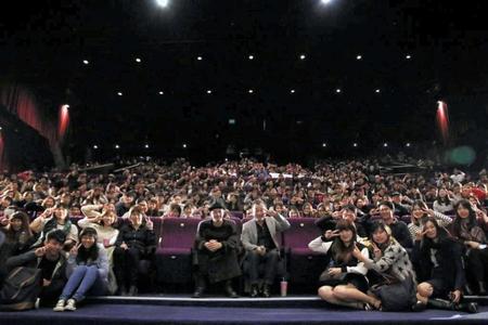 プレミア上映会に出席したオダギリジョー（中左）と松岡錠司監督（中右）＝台北・Ｖｉｅ－Ｓｈｏｗ　Ｃｉｎｅｍａｓ　Ｔａｉｐｅｉ　Ｓｕｎ