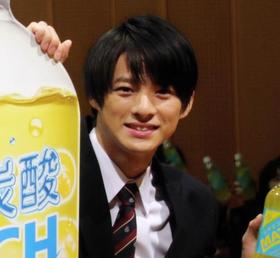 黄色い声援を浴びた平野紫耀