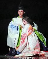 月組「桜嵐記」で熱演するトップスター珠城りょうと美園さくら＝宝塚大劇場