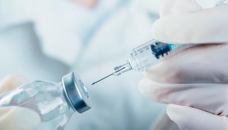 コロナのワクチン接種　写真はイメージです(alexanderuhrin/stock.adobe.com)