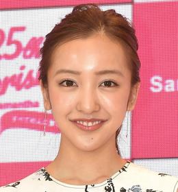板野友美