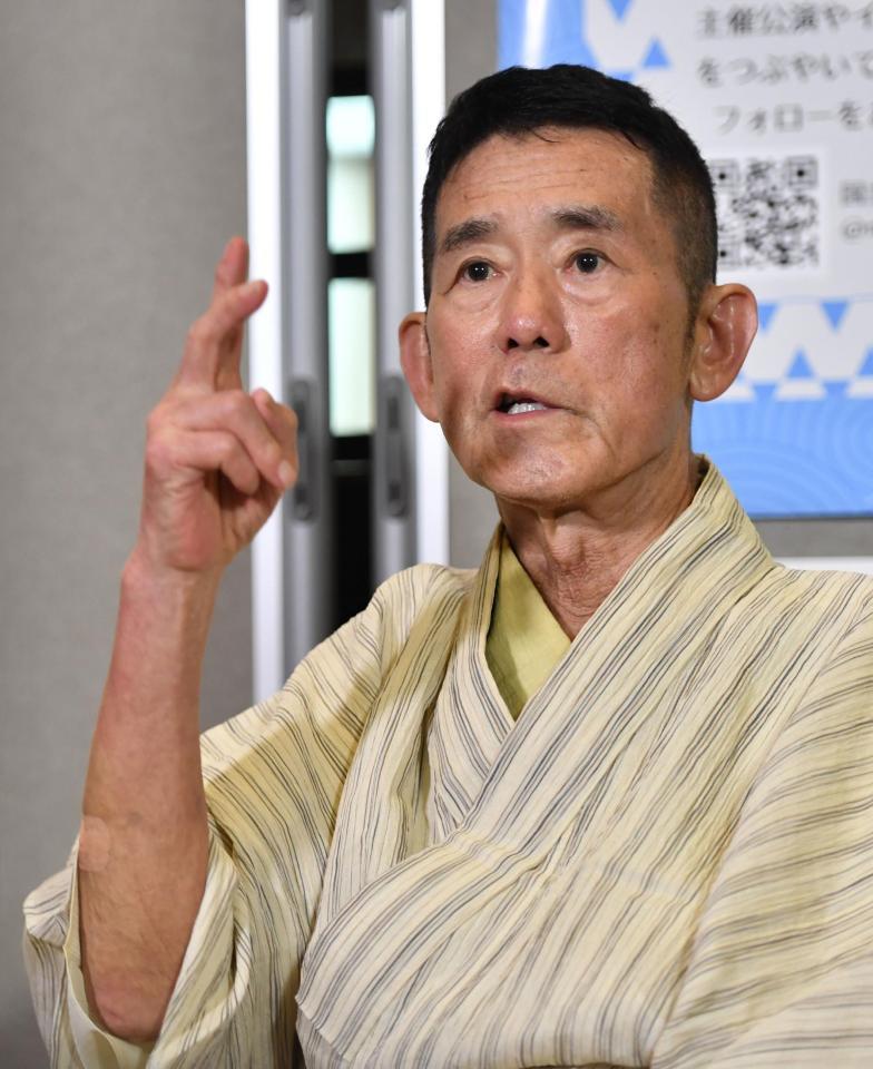 復帰の感想を話す三遊亭円楽（撮影・西岡正）